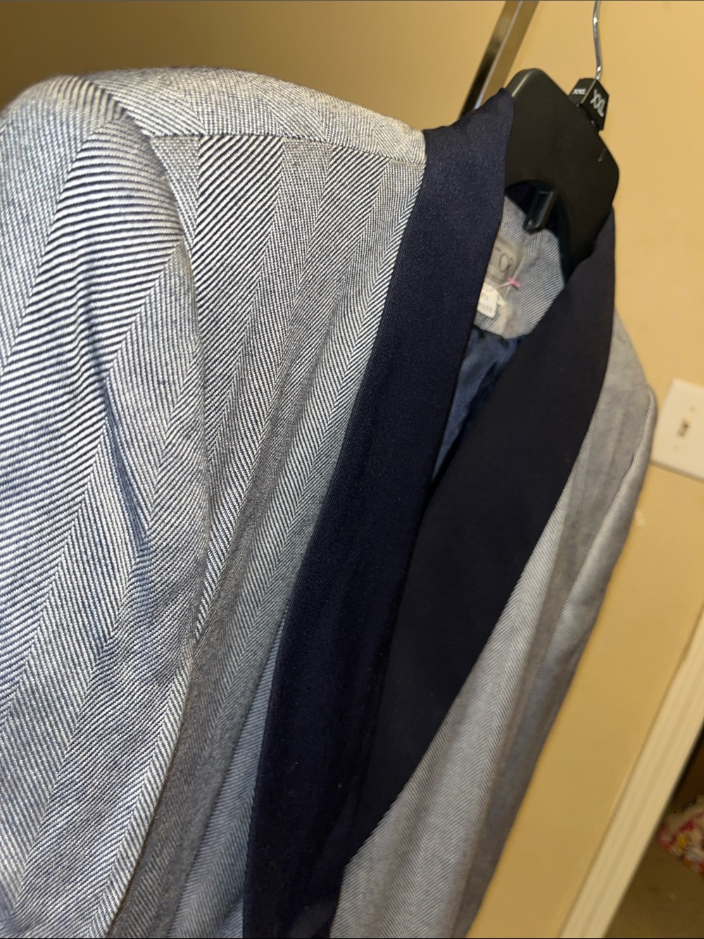 Women's Double-Breasted Blazer in Light Gray with Navy Shawl Collar - Picture 3 of 3